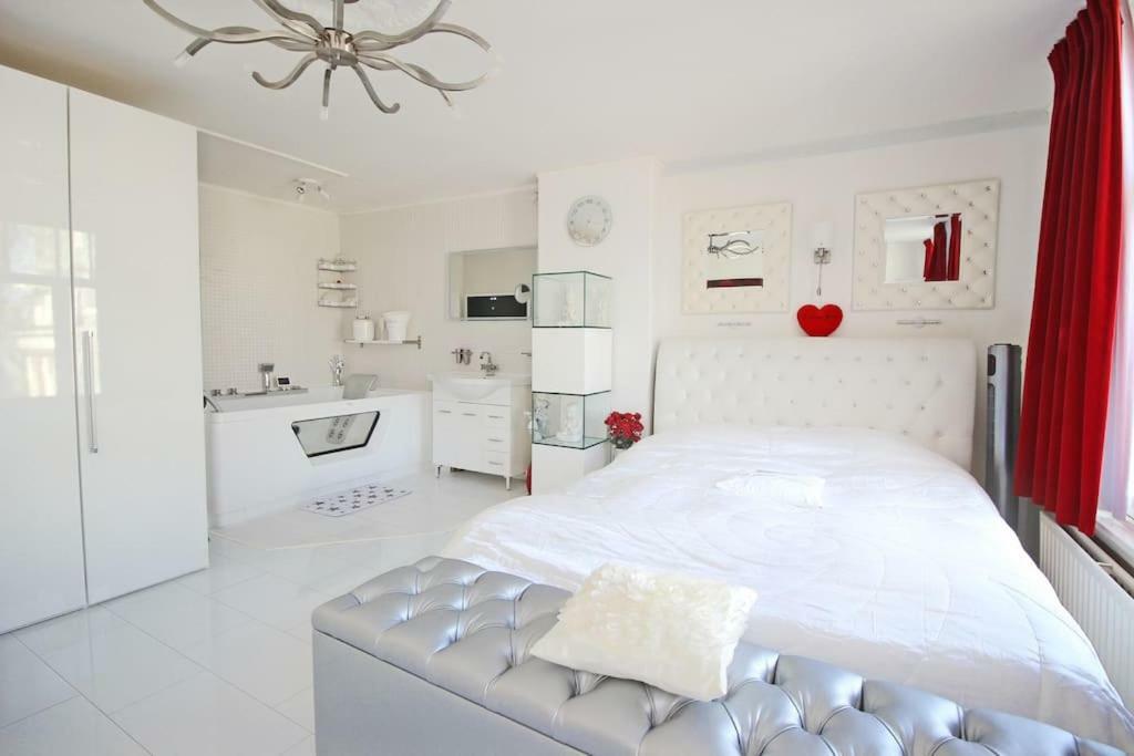 White Luxury Penthouse In City Centre Ámsterdam Exterior foto