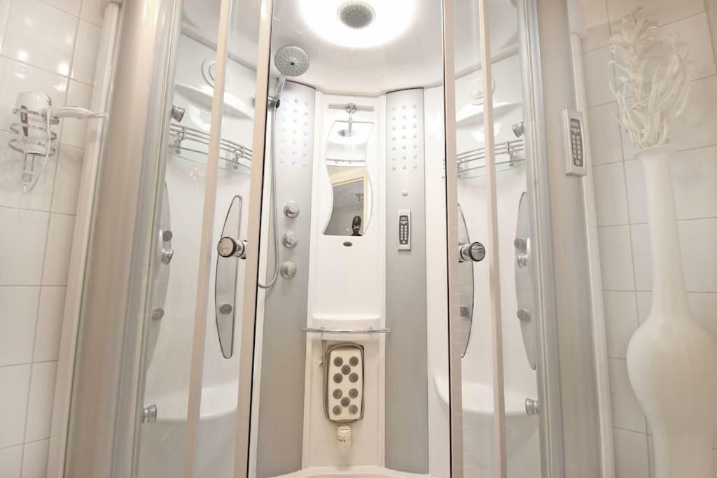White Luxury Penthouse In City Centre Ámsterdam Exterior foto